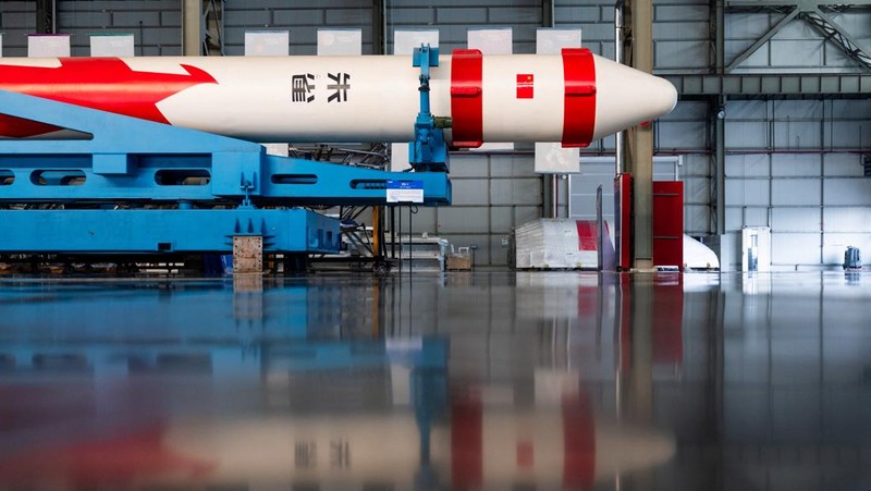 A full-size model of the Zhuque-1 rocket, manufactured by China’s private rocket company LandSpace, is displayed at its factory in Huzhou, Zhejiang province, China, December 17, 2025. REUTERS/Maxim Shemetov