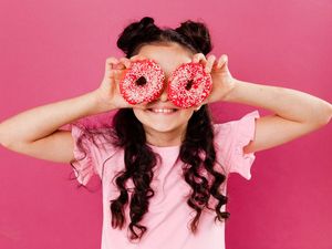 Arti Sugar Rush, Mitos atau Fakta Bisa Bikin Anak Hiperaktif?