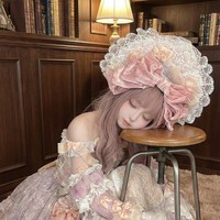 Banyak orang berkomentar bahwa mereka tidak akan pernah menduga bahwa Takuma adalah seorang pria berdasarkan penampilannya baik di kehidupan nyata maupun foto. Namun penggemar bisa mengenali dari suaranya yang dalam jika bertemu langsung. Foto: Twitter