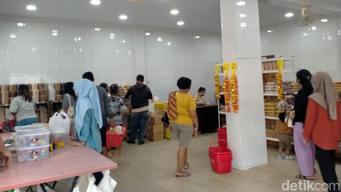 Antusias Sambut Tahun Baru, Warga Binjai Borong Kue Kering