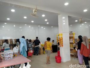 Antusias Sambut Tahun Baru, Warga Binjai Borong Kue Kering