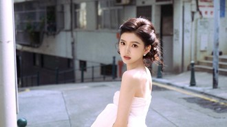 Potret Zhang Ruonan yang Diduga Diet Ekstrem, Muat Pakai Baju Anak-anak