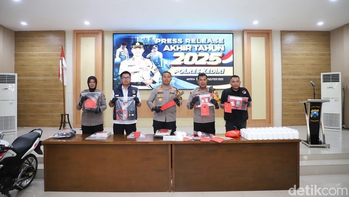 Anev akhir tahun Polres Kediri