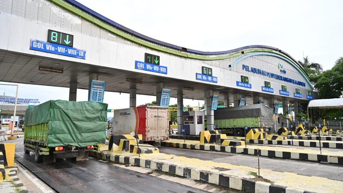 Arus Balik Nataru, Penyeberangan Bus & Truk dari Sumatera ke Jawa Naik