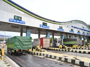 Arus Balik Nataru, Penyeberangan Bus & Truk dari Sumatera ke Jawa Naik