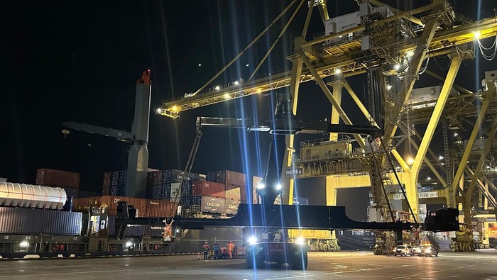 PT INKA (Persero) kembali mengirimkan tiga unit platform lokomotif ke Australia untuk United Group Limited (UGL) pada akhir tahun 2025. Dengan begitu, hingga akhir 2025 INKA telah mengirimkan sebanyak 14 platform dari pemenuhan kontrak pengadaan sebanyak 50 unit yang telah disepakati sebelumnya.