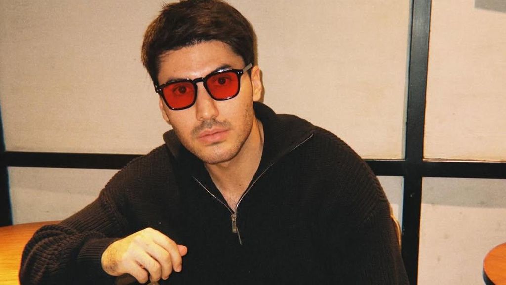 Gak Liburan, Bara Valentino Pilih Jumat Berkah Bareng Anak Disabilitas