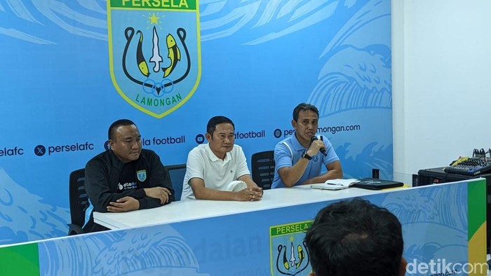 Bima Sakti Resmi Jadi Pelatih Persela Lamongan