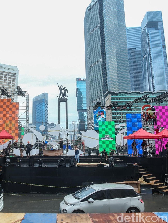Bundaran HI Siap Sambut Tahun Baru, Panggung Utama Disiapkan
