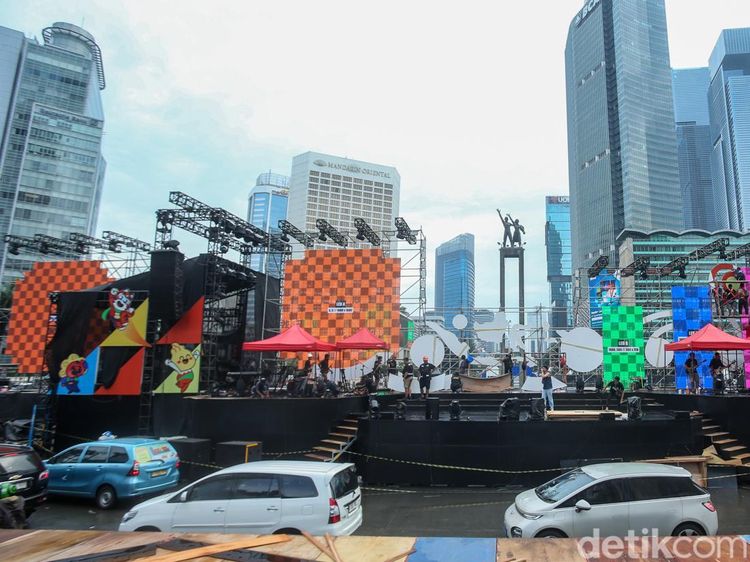 Bundaran HI Siap Sambut Tahun Baru, Panggung Utama Disiapkan