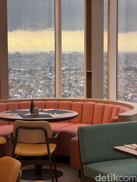 Restoran Rooftop Terbaru di Jakarta Barat, Cocok Buat Merayakan Tahun Baru