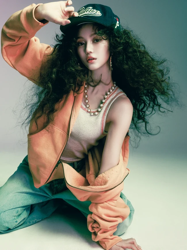 ADOR kini bersiap mengambil tindakan hukum terhadap Danielle, salah satu anggota keluarganya, serta mantan CEO ADOR Min Hee Jin, yang dianggap berperan dalam perselisihan dan keterlambatan NewJeans kembali ke agensi mereka. Foto: dok. ADOR