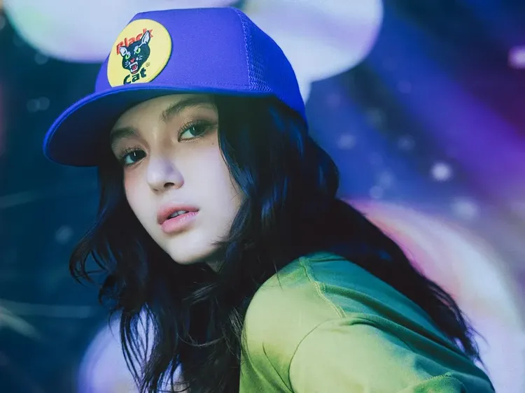 7 Foto Danielle Marsh yang Didepak dari NewJeans, Terancam Denda Rp 1,1 T