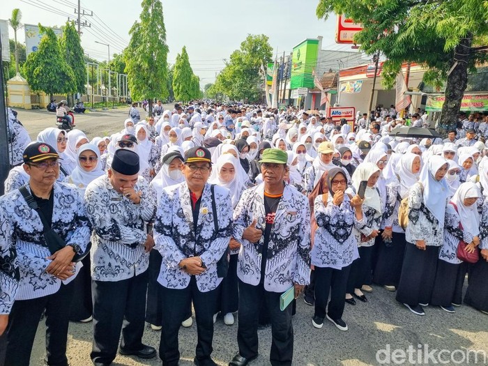 Demo PGRI di Ponorogo