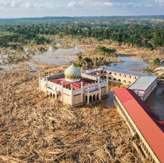 Desember 2025: Banjir Bandang dan Longsor Terjang Sumatera