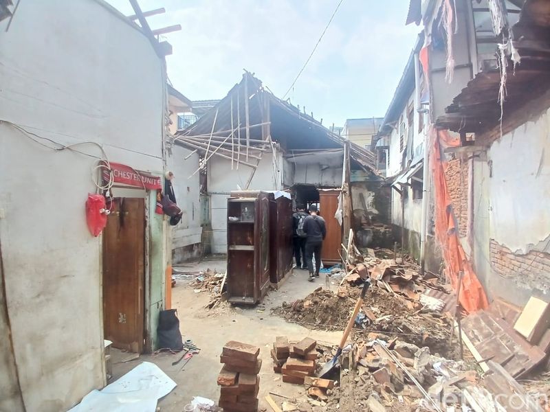 Kondisi rumah Diding Boneng di kawasan Mantaraman Dalam, Menteng, Jakarta Pusat, Selasa (30/12/2025).