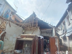 Rumah 1 Abad Milik Diding Boneng Roboh, Berapa Usia Bangunan Bisa Bertahan?