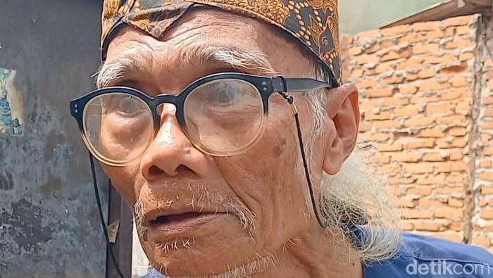 Rumah Aktor Diding Boneng Roboh, Kini Tinggal di Kantor RW