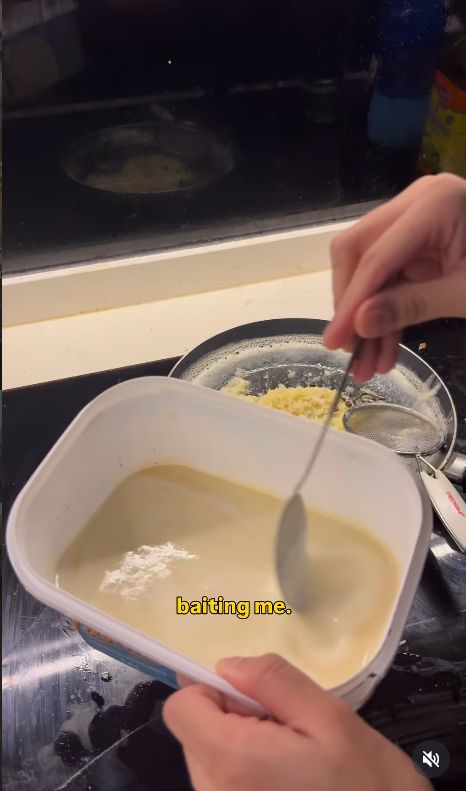 Es krim dicampur nasi biryani.