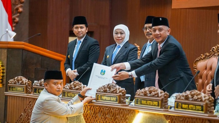 Khofifah-DPRD Jatim Sepakati 6 Perda Strategis Penguatan Tata Kelola BUMD