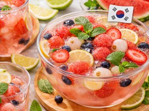 Resep Hwachae Hits 2025 untuk Kumpul Malam Tahun Baru