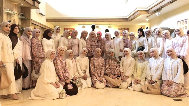 Koleksi Hari Raya dari Bwbyaz bertajuk Puspa Cita Raya. Bwbyaz menggelar eksibisi mulai dari (31/12/2025) dan (1/1/2026) terbuka untuk umum di Omah Warisan, Jakarta.