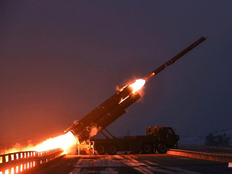 Jelang Tutup Tahun, Kim Jong Un Pamer Kesiapan Rudal Jelajah