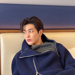 Potret 10 Member Grup K-Pop Rookie Paling Disayang Warlok