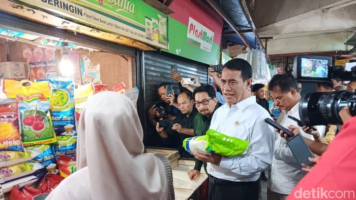 Mentan Sidak Pasar Tebet Jaksel: Minyakita Masih Mahal, Beras Mulai Turun