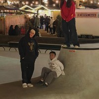 Putri sulung Nia, Mikhayla, sendiri kini sudah semakin besar. Gaya berpakaiannya yang selalu terlihat stylish juga tak kalah curi atensi. Foto: Instagram/@ramadhaniabakrie