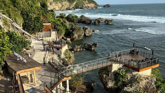 On The Rock Drini: Destinasi Wisata Baru di Gunungkidul yang Lagi Viral