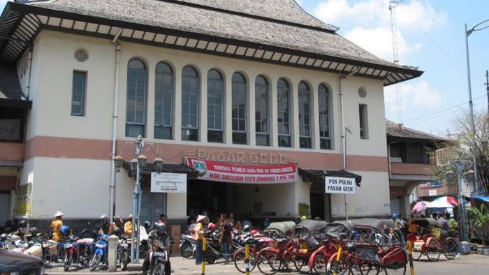 Wisata Pasar Gede Solo