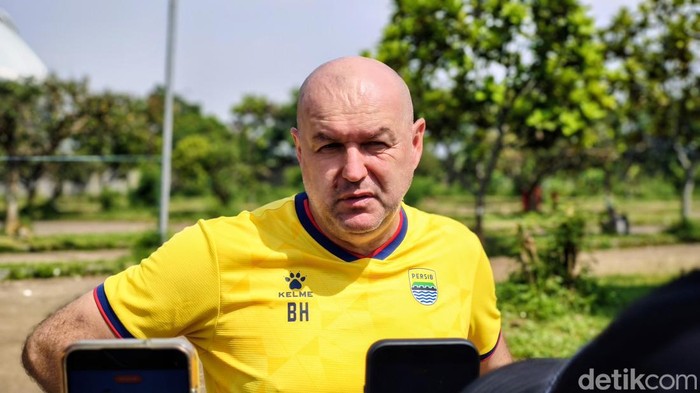 Pelatih Persib Bandung Boja Hodak
