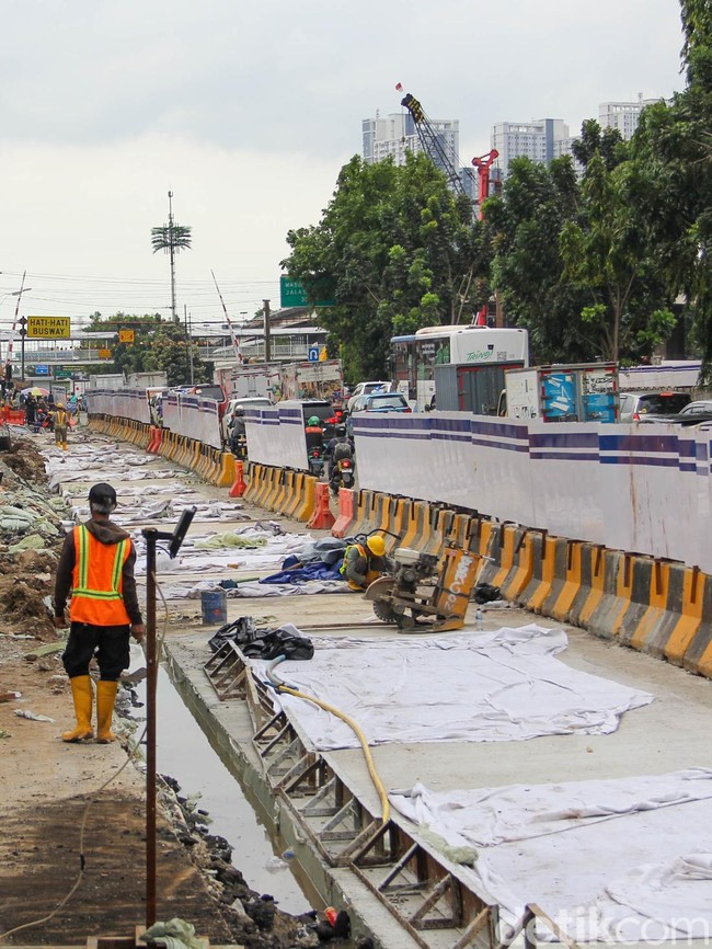 Pembangunan Flyover Latumenten Dimulai, Arus Lalu Lintas Terdampak