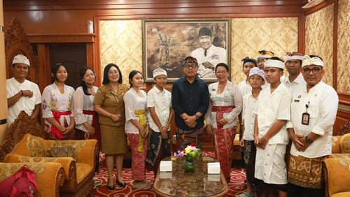 Pemkot Denpasar menerima audiensi SMPN 1 Berlaga yang akan berlaga di Thailand Inventors Day 2026, Senin (19/12/2025). (Istimewa)