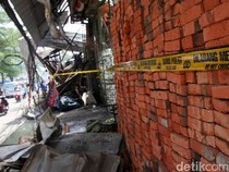 Penampakan Toko Material Hangus Terbakar di Tangsel