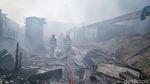 Penampakan Toko Material Hangus Terbakar di Tangsel