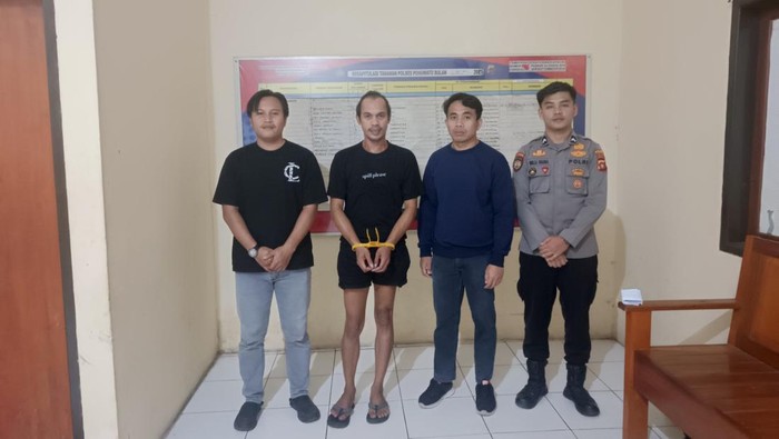 Waria Jubair Noho ditetapkan tersangka setelah menganiaya kasir salon di Pohuwato. Ia kini ditahan dan terancam hukuman penjara hingga 2 tahun 8 bulan.