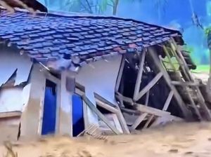 Banjir Bandang Terjang Sukabumi, Rumah Warga dan Ternak Lenyap