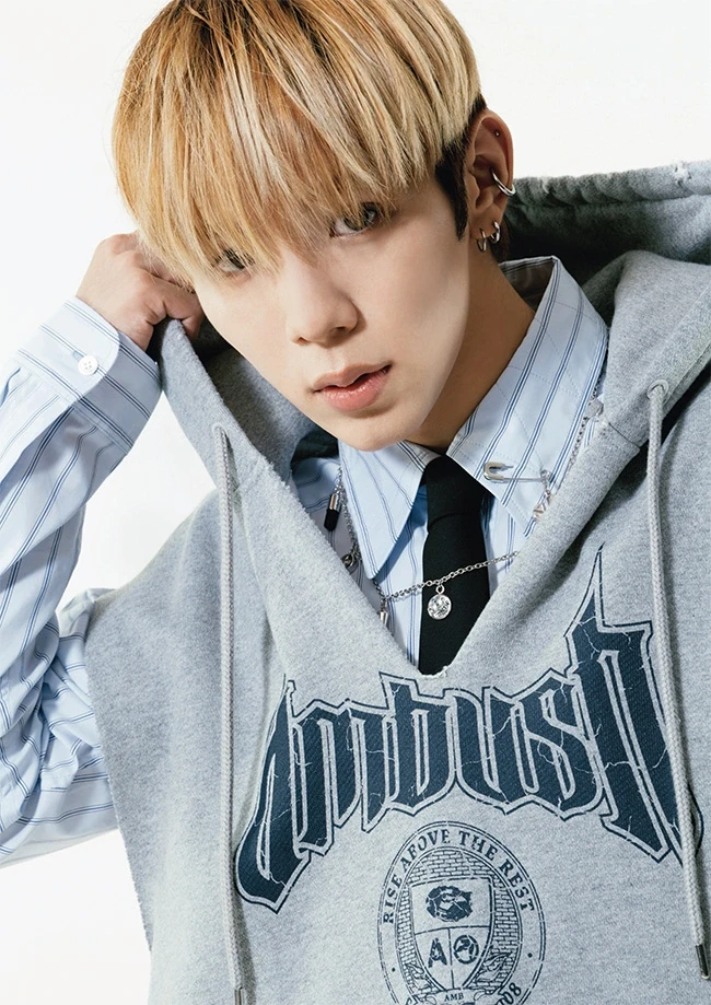 Shotaro RIIZE resmi debut masuk daftar Pria Tertampan di Dunia, dan langsung menempati peringkat 35. Paras tampan dan bakat dance-nya yang terasah sejak kecil membuat personel asal Jepang memikat banyak penggemar. Foto: Instagram