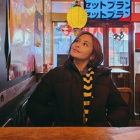 Prilly Latuconsina dan kekasihnya, Omara Esteghlal, saat ini diketahui sedang menikmati waktu berlibur bersama di Jepang. Melalui akun Instagram, Prilly membagikan momen keseruannya selama berada di sana. Foto: Instagram/@prillylatuconsina96/@omara.esteghlal