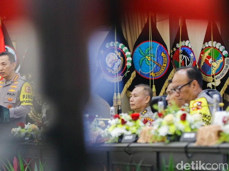 Rilis Akhir Tahun, Kapolri Paparkan Capaian dan Tantangan Polri Sepanjang 2025