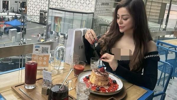 Potret Safa Marwah Makan Malam Mewah hingga Kulineran ke Eropa