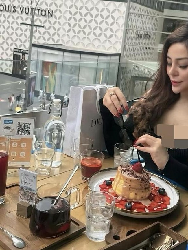 Potret Safa Marwah Makan Malam Mewah hingga Kulineran ke Eropa