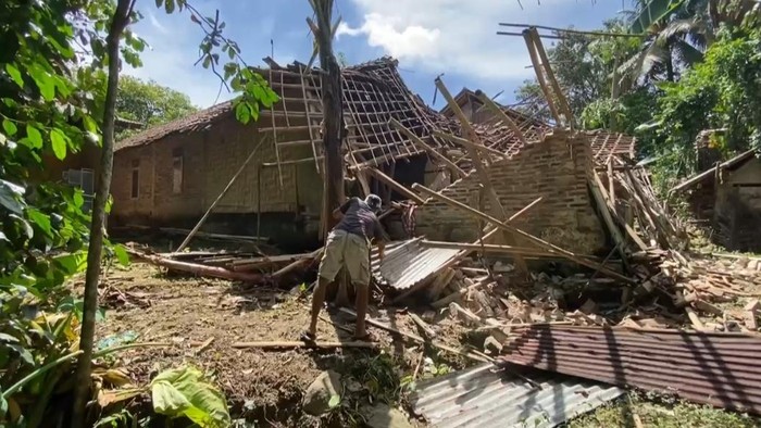 Ratusan Rumah di Lebak Rusak Diterjang Bencana Selama Desember