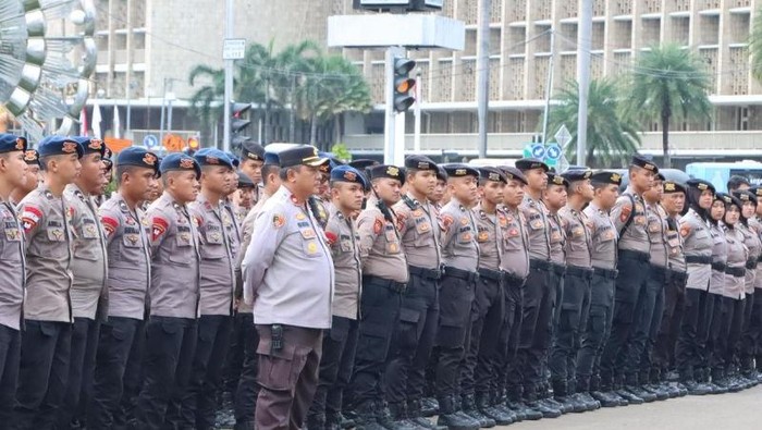 2.617 Personel Gabungan Disiagakan Kawal Demo Buruh di Monas Hari Ini