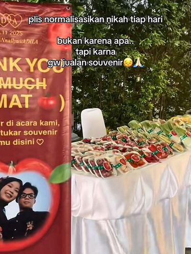 Suvenir Bumbu Dapur Bukan pecah belah, tren souvenir nikah unik kini beralih ke paket sayur & bumbu dapur segar. Ide ini viral karena dinilai lebih bermanfaat bagi tamu undangan.