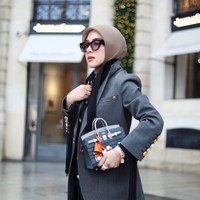 Gaya Mewah Syahrini Jalan-jalan di Paris, Tenteng Tas Hermes Langka Rp 4 M