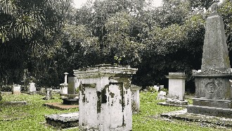 Jejak Makam Belanda dan Freemason di Kebun Raya Bogor