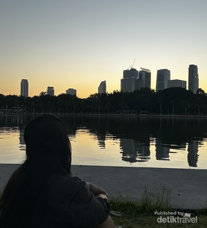 Menikmati Bangkok ala Warlok di Benchakitti Park